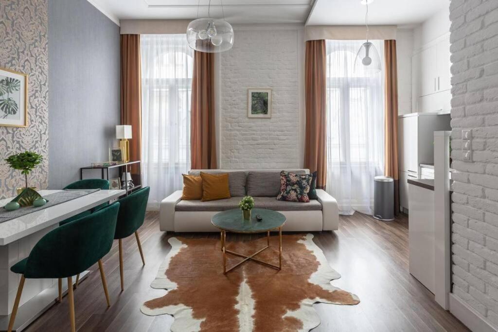 Chic, Captivating Space Budapeste