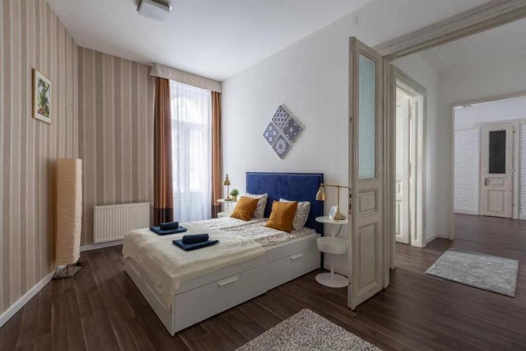 Chic, Captivating Space * Budapeste